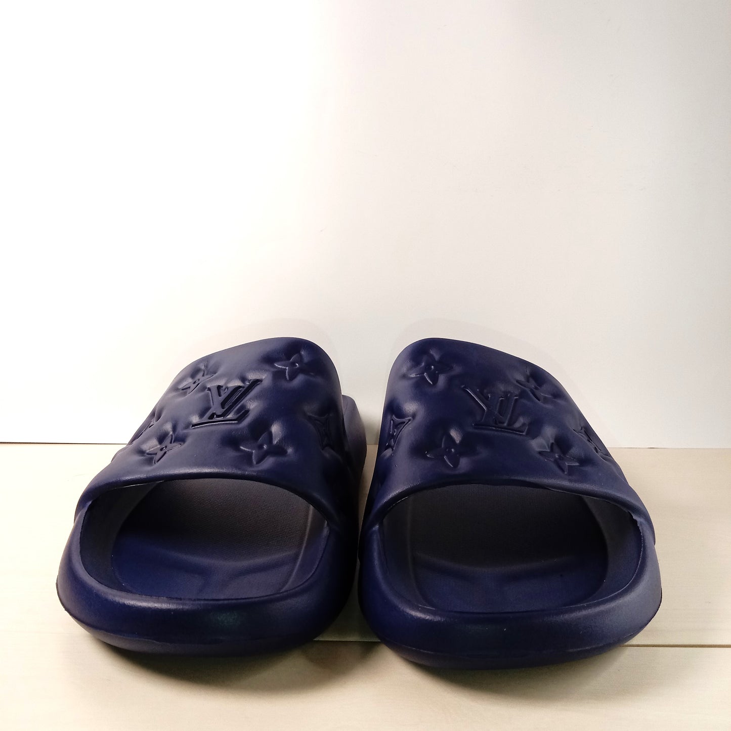 -L-V- Mens Slippers / Slides (Navy Blue)