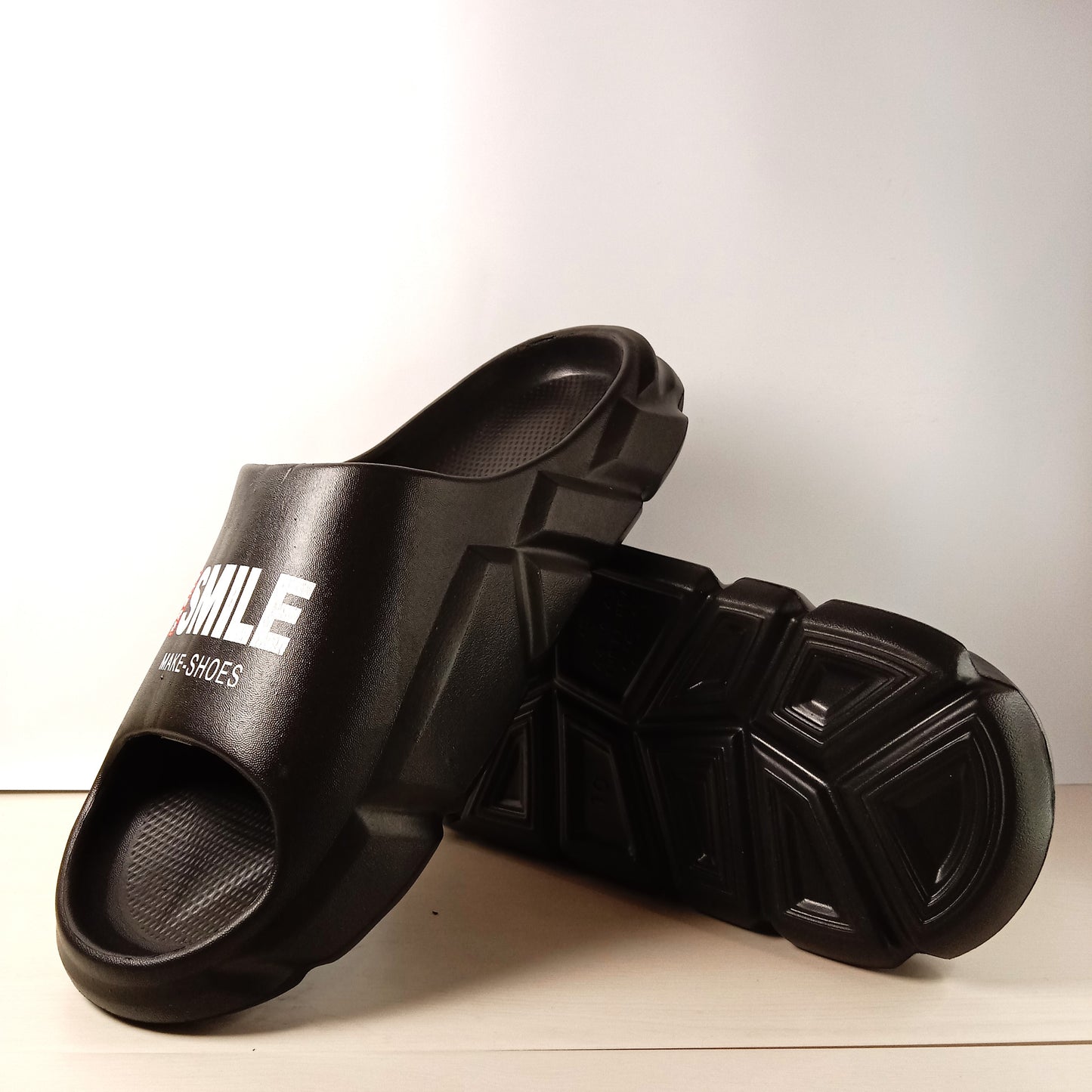 Smile Mens Slides / Slippers(Black)