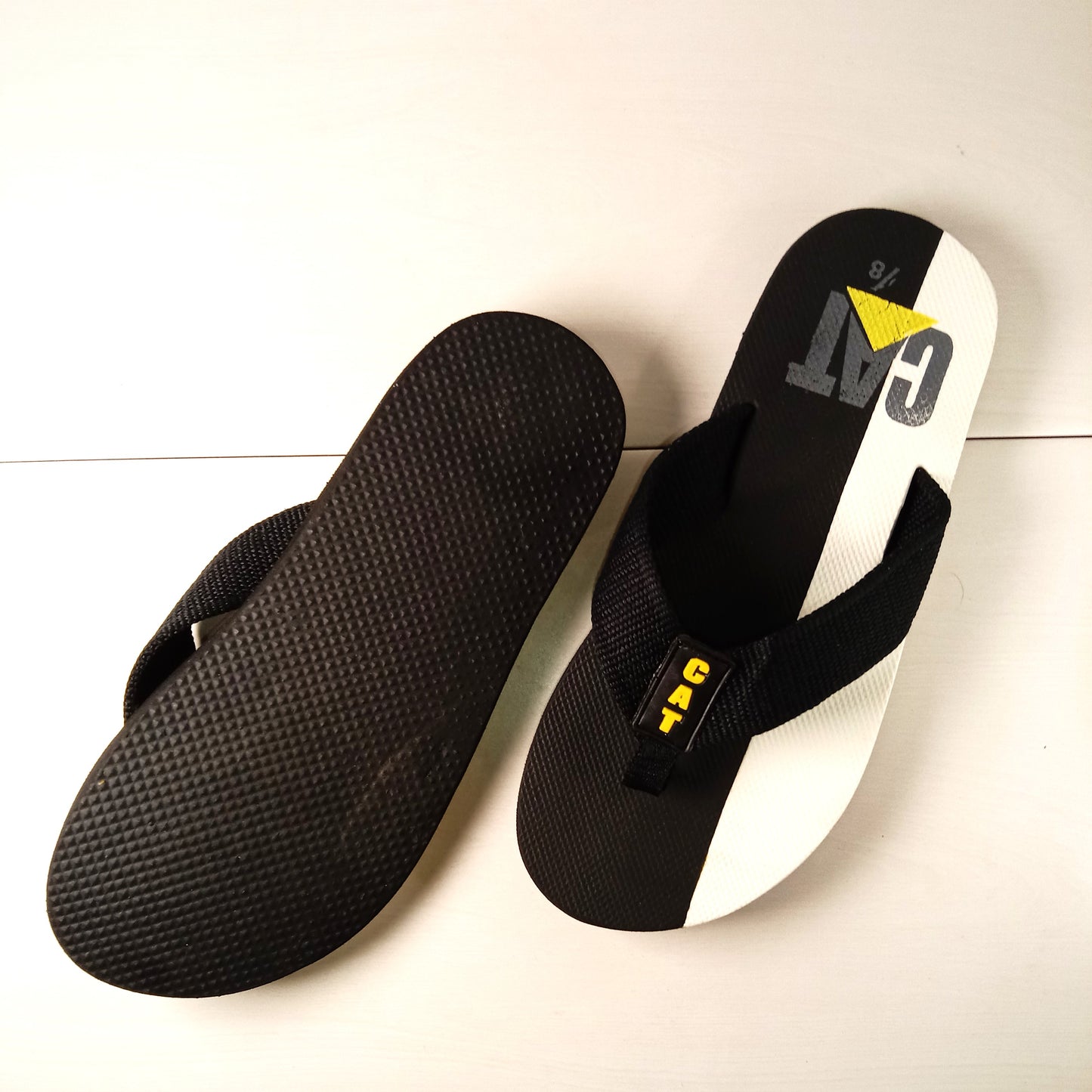 -C-A-T- Duo Tone Mens Flip Flop - Black & White