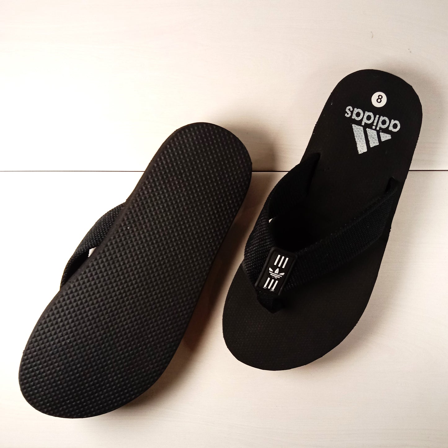 -A-D-I-D-A-S- Mens Slippers / Flip Flop - Black