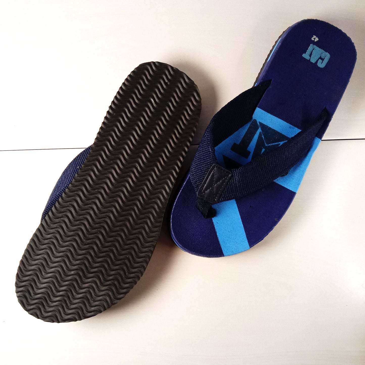 -C-A-T- Navy Blue Mens Light Weight Flip Flop