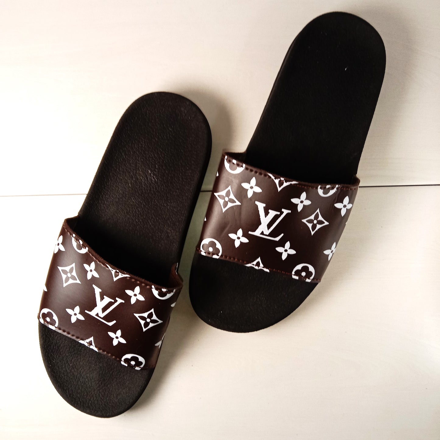 -L-V- Mens TPR Slides